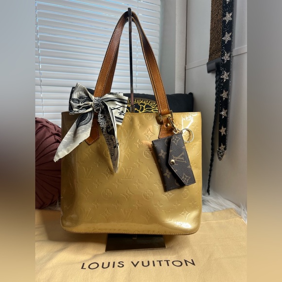 Louis Vuitton Handbags - Authentic Louis Vuitton Vernis Handbag